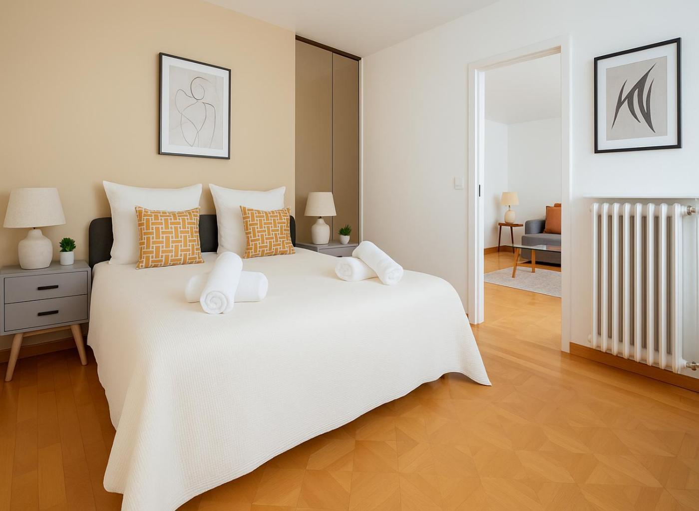 Grand Moderne Avec 4 A 15ᵉ